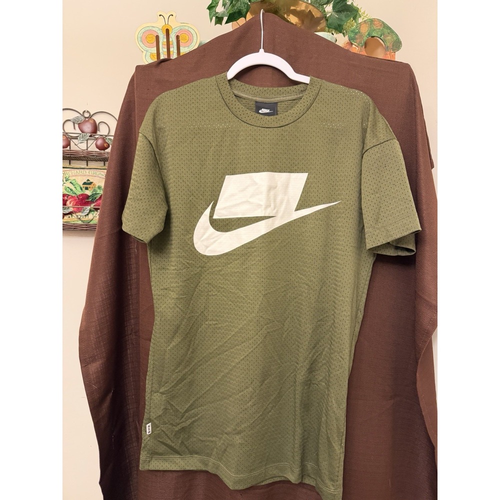Nike Mens NSW Green Mesh shirt . Small